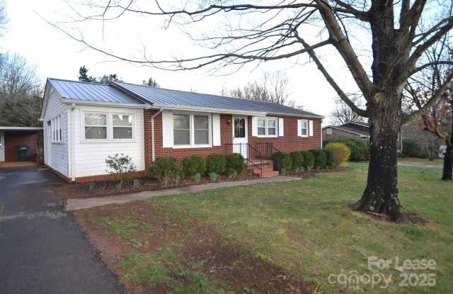 Photo of 2037 N Deal Avenue