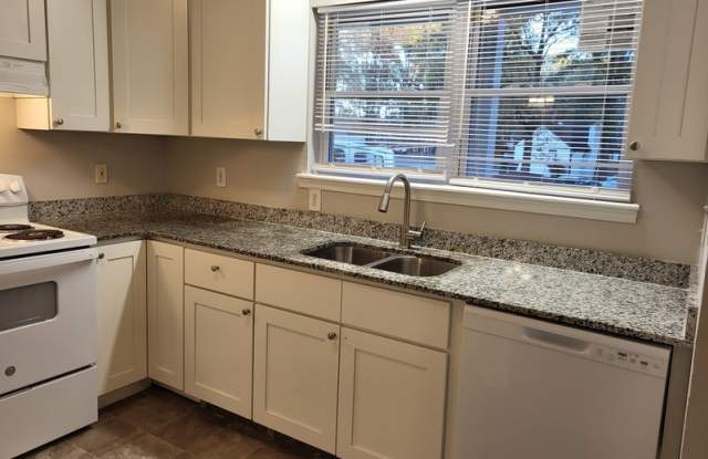 6820 North Ridge Court