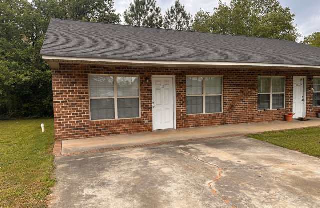 Charming 2-Bedroom Duplex for Lease in Anderson, SC