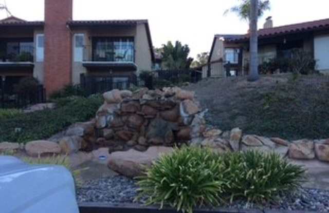 Bright 2 bedroom 2.5 bath townhome in La Costa and award winning schools