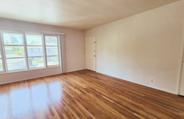 1722 Raymond
