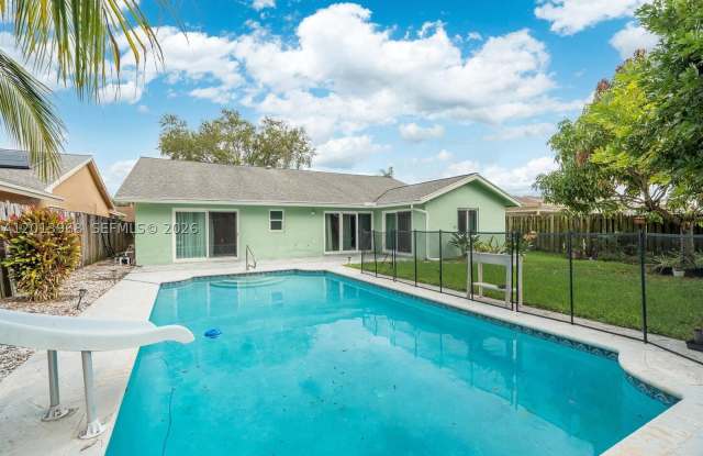 4125 NW 96th Ter