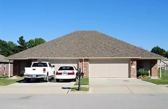 1585  N Evening Shade  DR - 1585 North Evening Shade Drive, Fayetteville, AR 72703