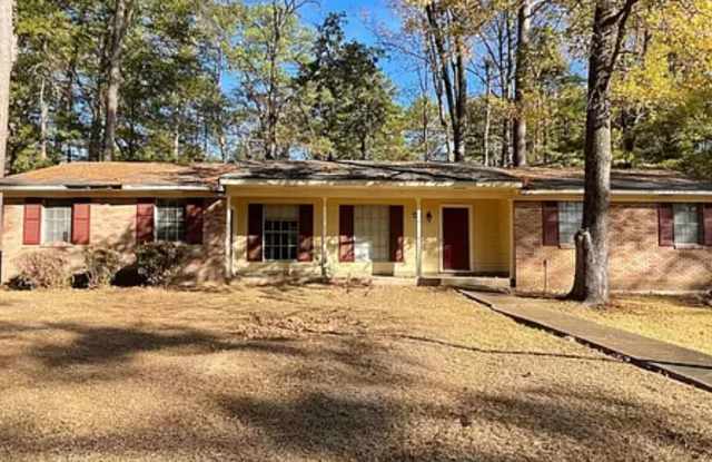 3 bedroom 2 bath home available for rent - 246 Mikell Street, Jackson, MS 39212