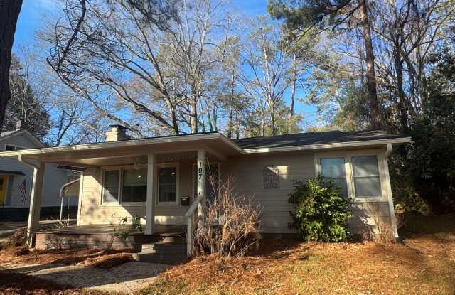 107 Waverly Way
