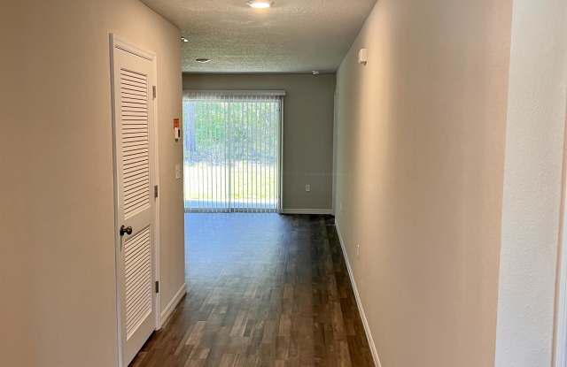 6652 North Bedstrow Boulevard