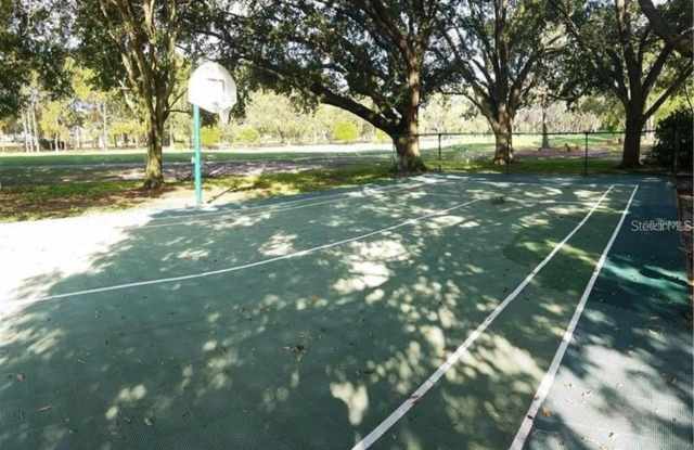 3913 NORTHAMPTON WAY