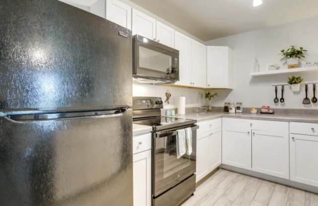 6423 melissa ann unit: 2104