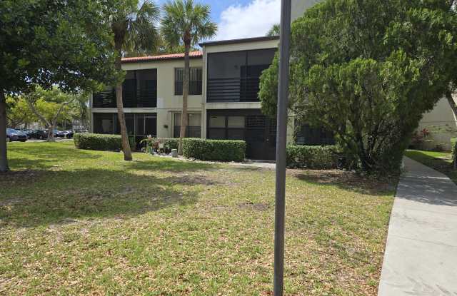 2326 S Cypress Bend Dr