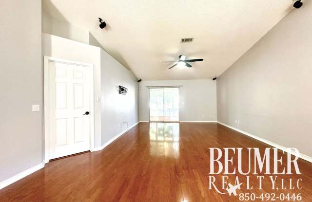 Solar Panel 3bd/2bath Home located Northeast Pensacola