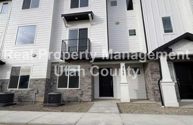Half Off First Months Rent! Brand New Eagle Mountain Townhome!