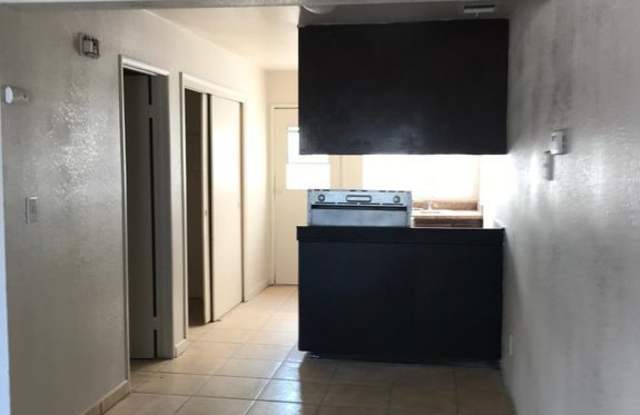 Two-bedroom apartment , perfectly situated in the heart of Delano - Schedule your tour now!