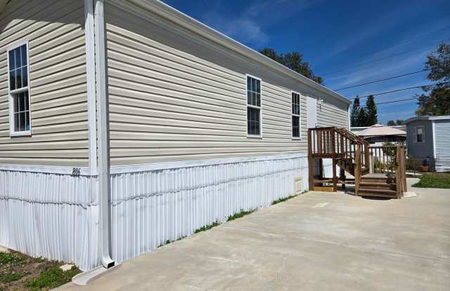 Photo of Leisure Lake Village in Tarpon Springs