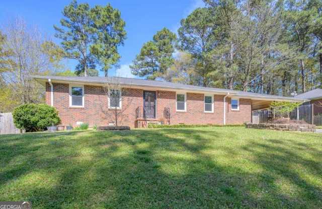 878 Parkway Drive SE