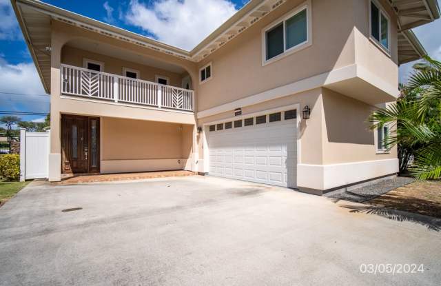 PARTIALLY FURNISHED LUXURY 4BR 3.5BA HOUSE IN KAHALA - 4158 Puu Panini Avenue, Honolulu, HI 96816