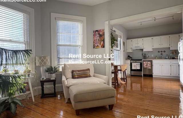 Photo of 10 Arnold Cir.