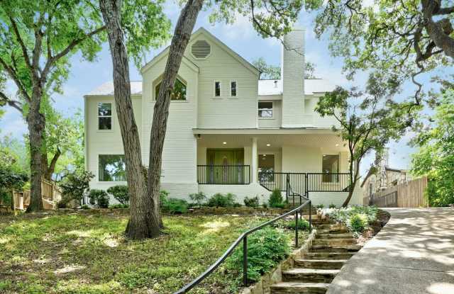 Photo of 1305 Kenwood Avenue