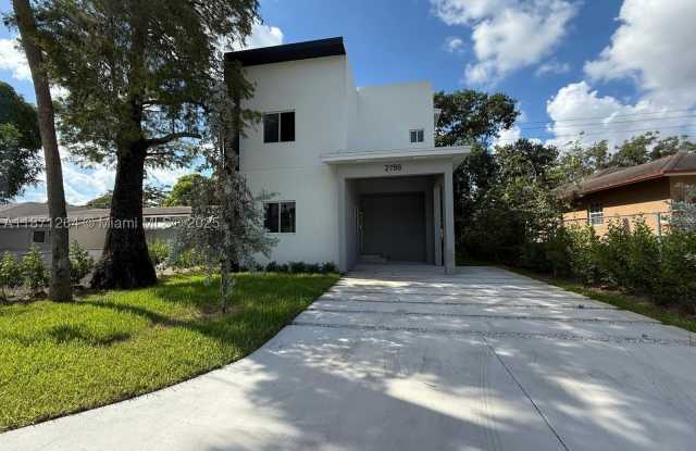2788 NW 9th Pl