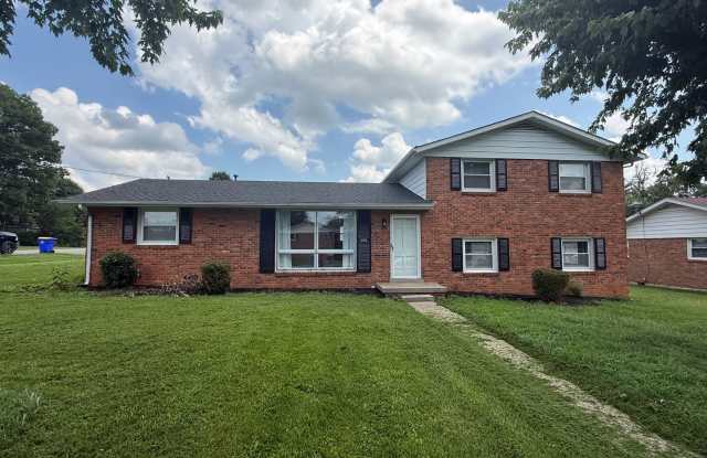 3 Bed/1.5 Bath Brick Home on 0.3 acres