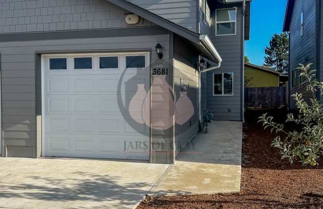Charming Newer Construction Townhome - Move-in Special