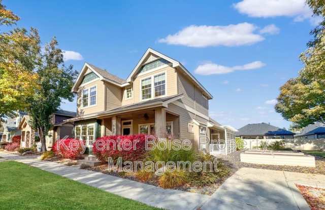 998 E Shadow Creek Ln