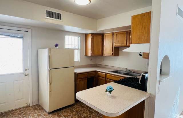 Charming 3 bedroom, 2 bath home in East El Paso!