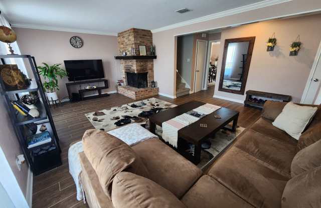 Photo of 3 Bedroom 2.5 Bath in TOWN SOUTH ESTATES