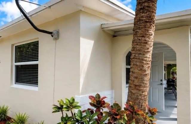 953 Sw 16 ST