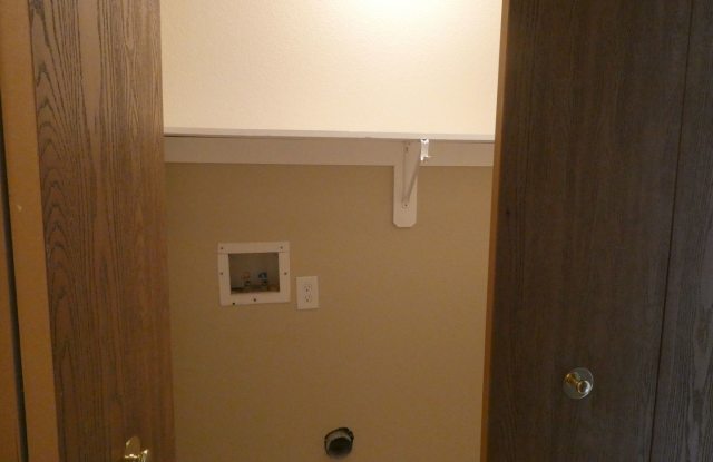 3 Bedroom 2.5 bath Duplex in Blue Springs