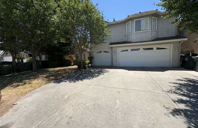 Beautiful 2 Story 4 Bedroom Home Rent Ready!