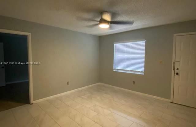 6040 Shaker Wood Circle