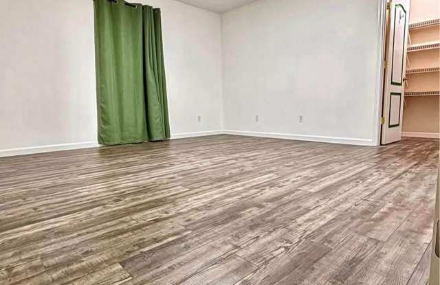 Photo of 9716 W Homewood Dr