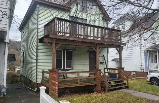 2412 7th Avenue - 2412 7th Avenue, Beaver Falls, PA 15010