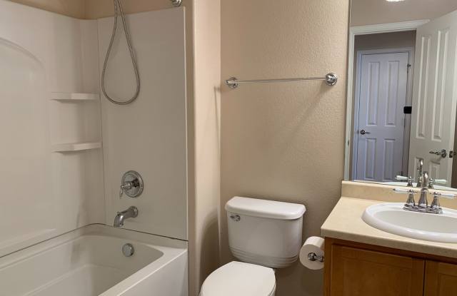 3 Bedroom Updated Townhouse in Fountain