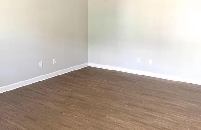 659 E Third Street unit: B