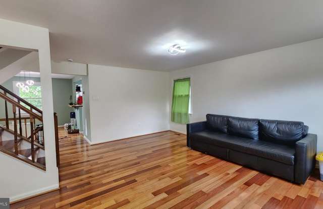 6427 BIRCHLEIGH Circle