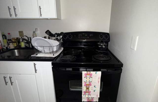 403 Seward Square Se