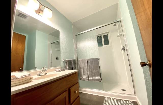 Photo of 620 Meadow Ln