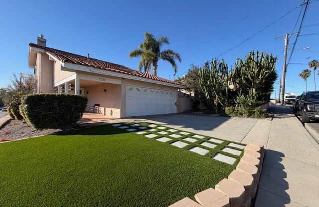 2122 Marshallfield Lane