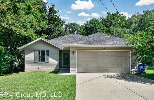 2152 N Campbell Avenue - 2152 North Campbell Avenue, Springfield, MO 65803