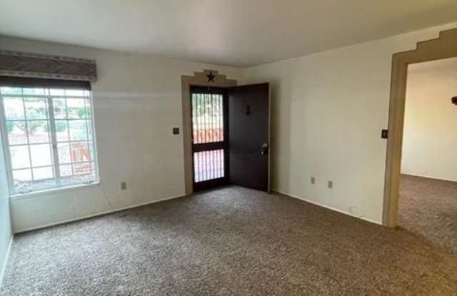 469 South Paseo Lobo B