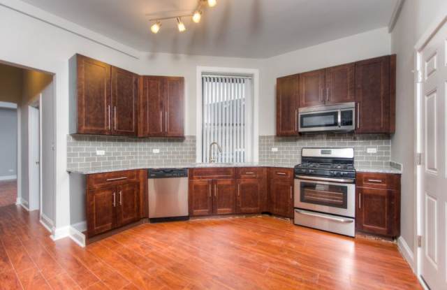 Photo of 1153 West Diversey