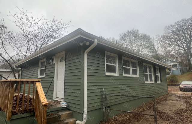 Photo of 955 Byron Dr Sw