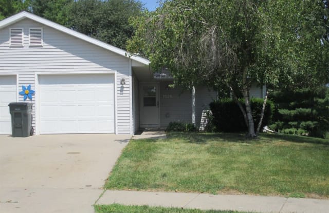 1530 Idaho Ave - 1530 Idaho Avenue, Ames, IA 50014