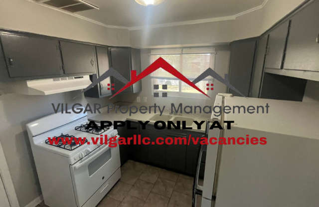 Gorgeous home! In a super prime location! 2 bedroom 1 bathroom home in Gary, IN