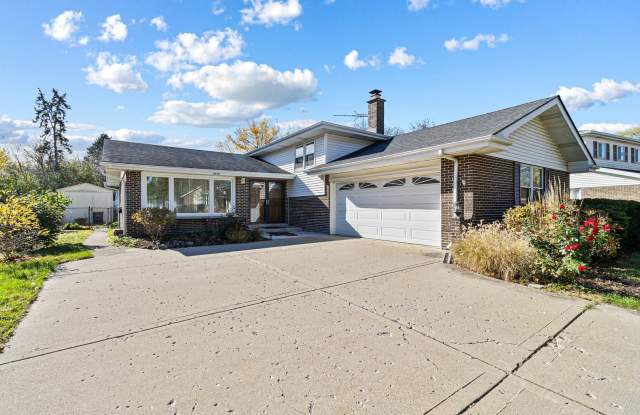 Photo of 2430 S Shag Bark Trail