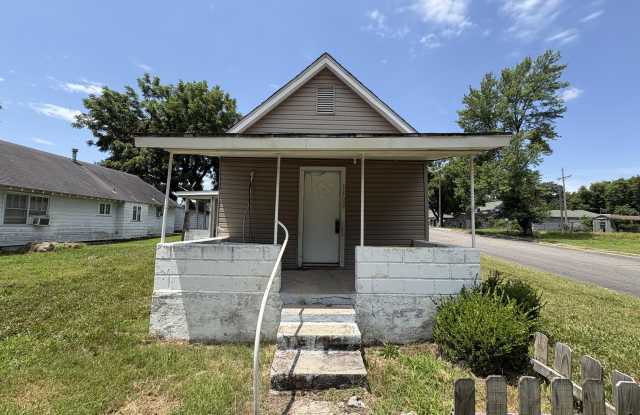 1402 Iowa Avenue