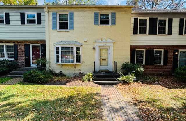 Photo of 3 Bedroom 2.5 Bath Townhouse