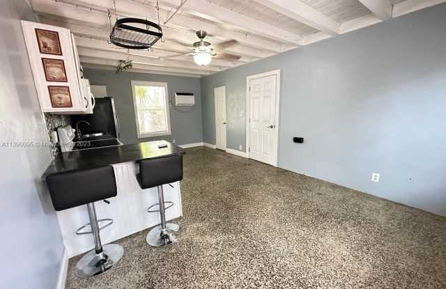 216 SE 23rd Ave