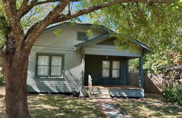 Photo of 402 North Haswell Drive